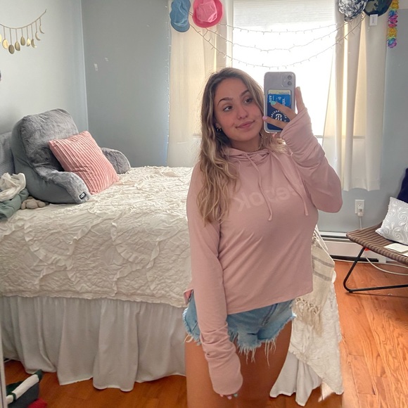 ✰ ✰ REEBOK ATHLETIC HOODED SHIRT ✰ ✰ - Picture 1 of 4